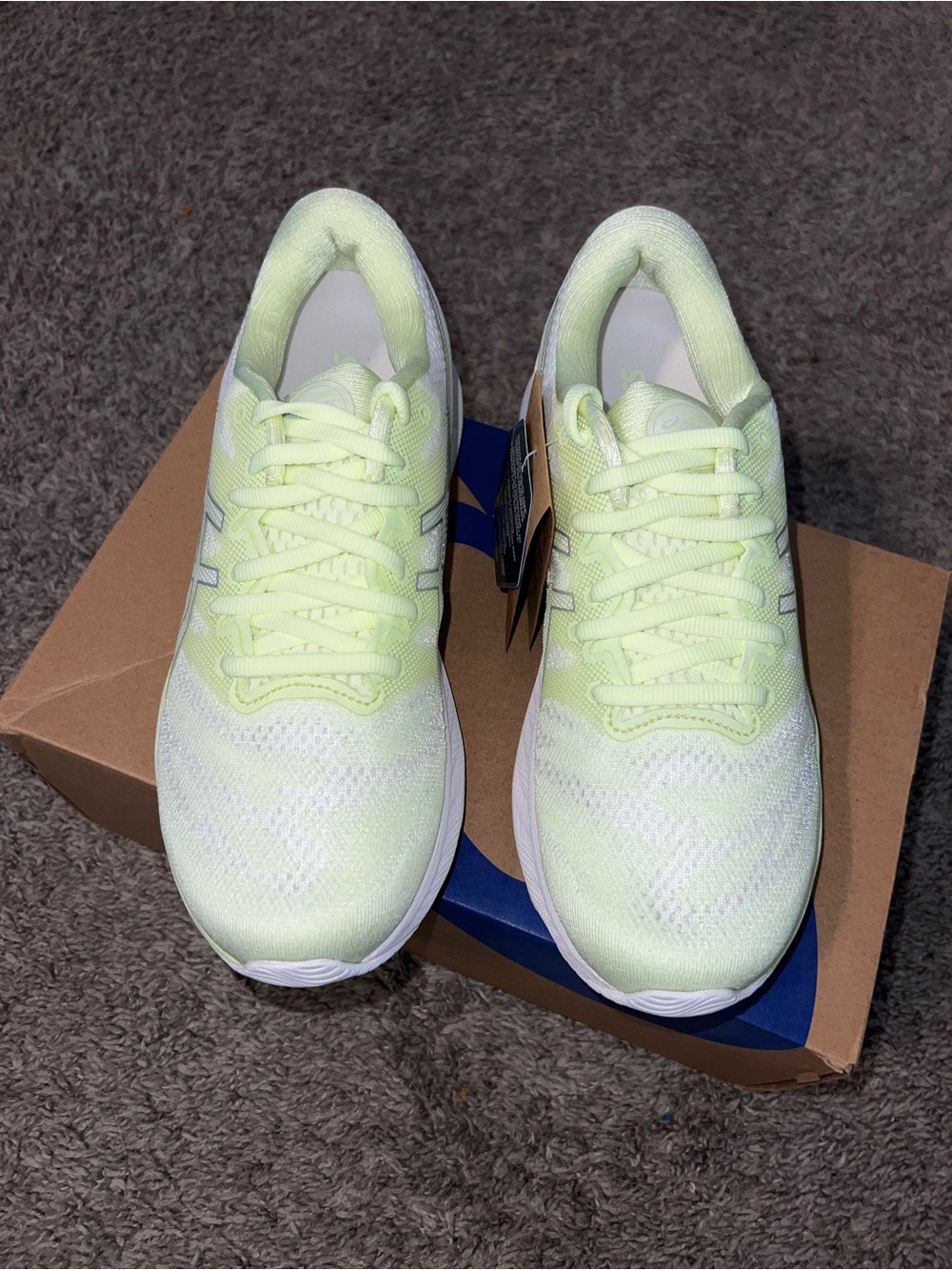 Brand new!! ASICS Gel-Nimbus 23 Sneakers - Illuminate Yellow & Silver - Picture 5 of 12